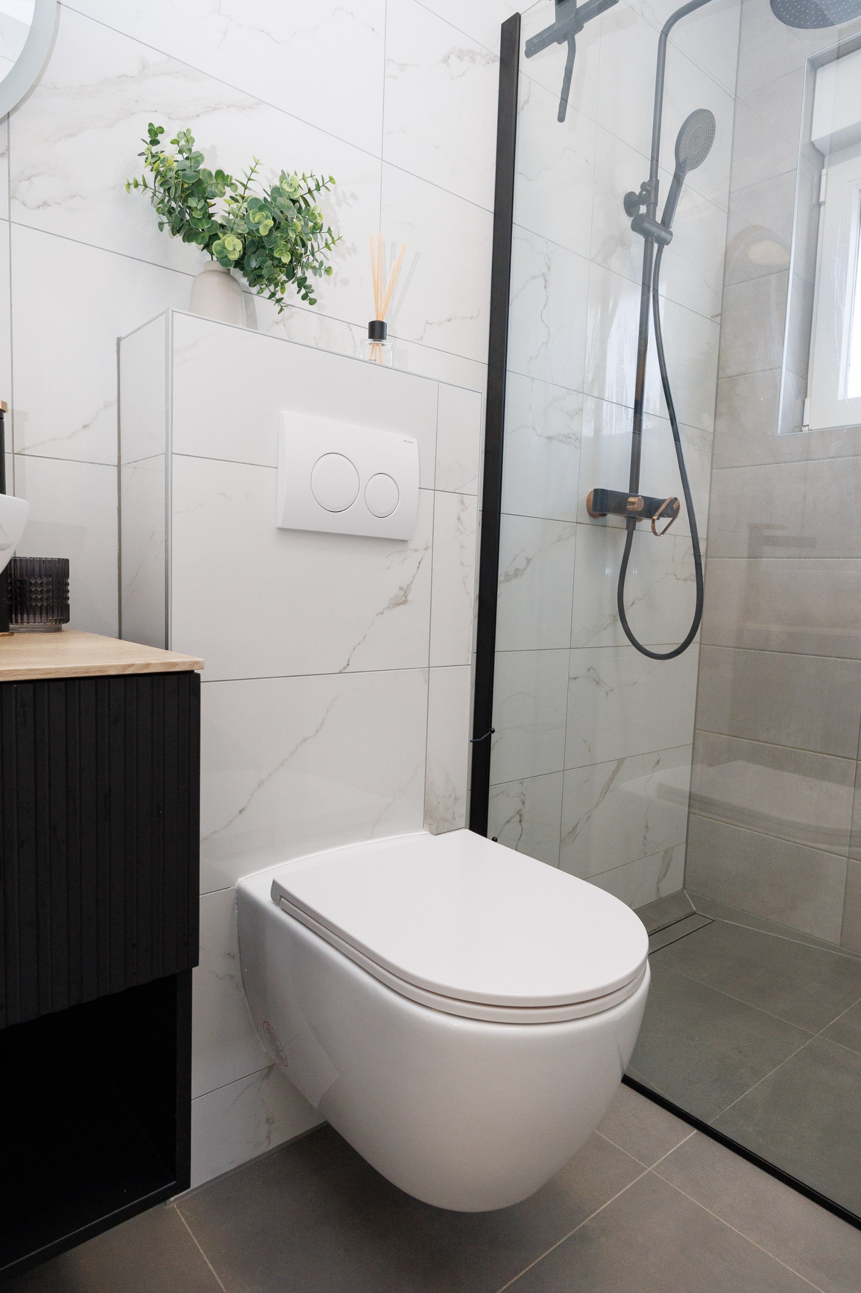 Bathroom with glass partition